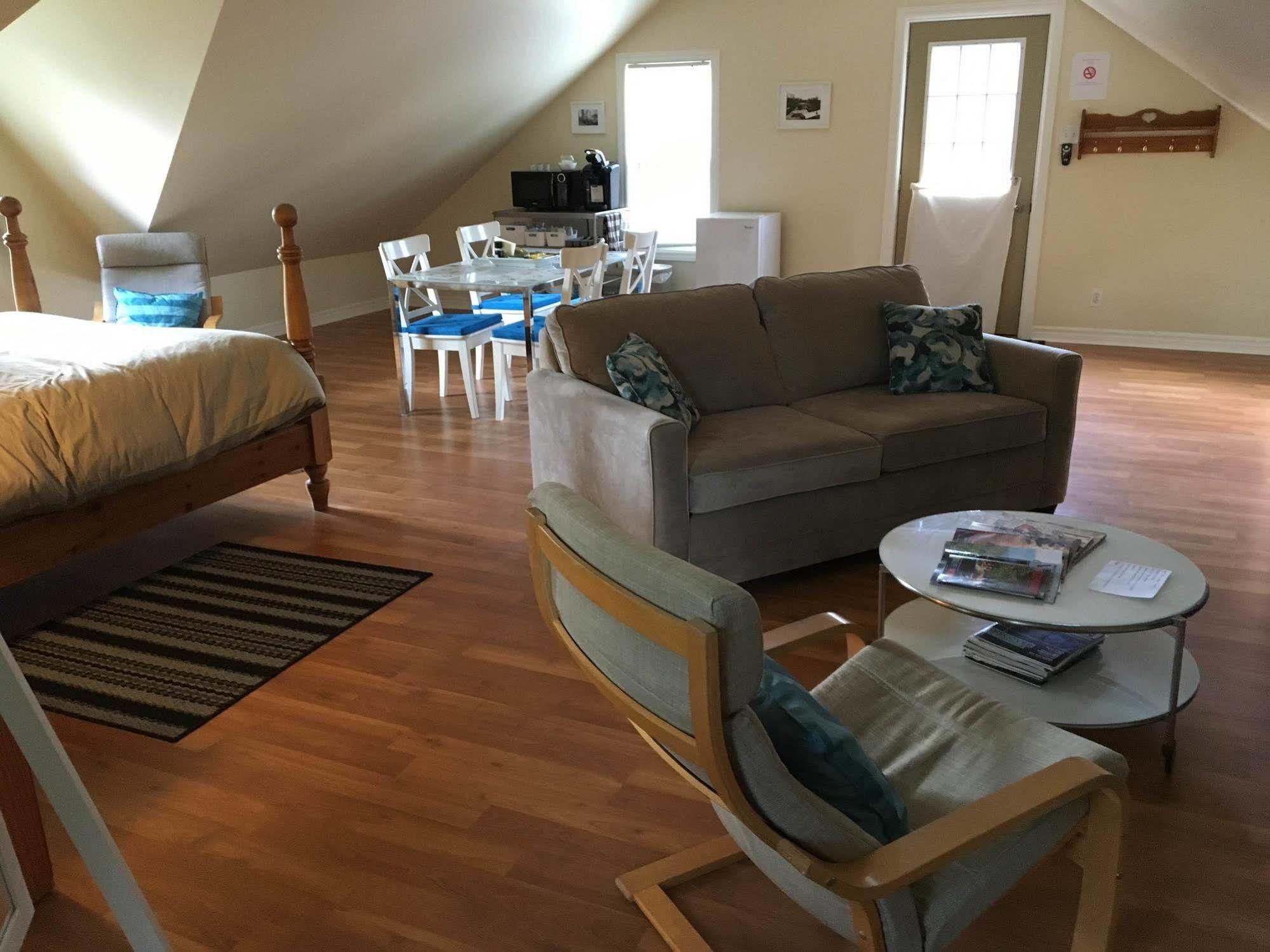 Merrickville Guest Suites Екстериор снимка